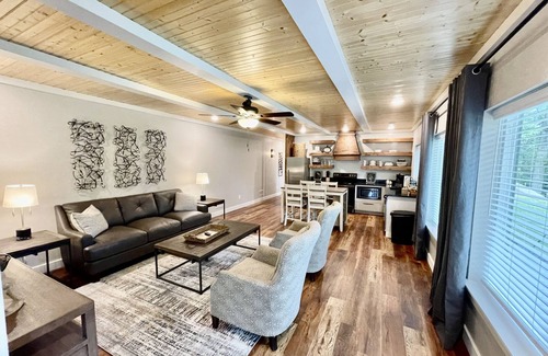 Mena House | Mountainside Luxury Unit 3—LOCATION! LOCATION!