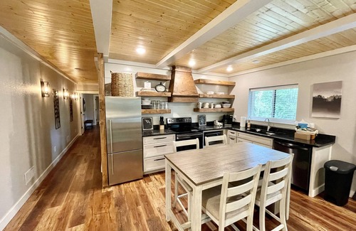 Mena House | Mountainside Luxury Unit 3—LOCATION! LOCATION!