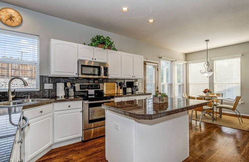 Northwest Colorado Springs House | Mountainside Retreat w/Gym & Hot Tub, Near Hiking, Minutes from AFA