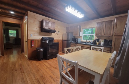 Rockbridge Cabin | Mountainside Retreat (Hocking Hills Area)