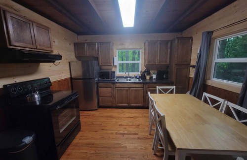 Rockbridge Cabin | Mountainside Retreat (Hocking Hills Area)