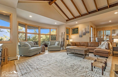 Kerr Gulch House | Mountainside Splendor Lux Master BR 180° Views