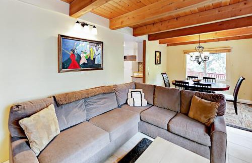 Intermountain Apartment | Mountainside