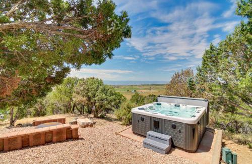 Montrose House | Mountainside Yurt with Views Less Than 3 Mi to Black Canyon!
