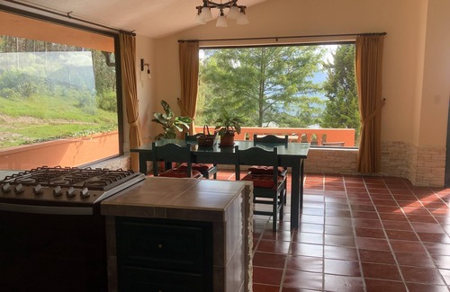 San Jose de Quichinche House | Mountaintop Getaway with spectacular view!