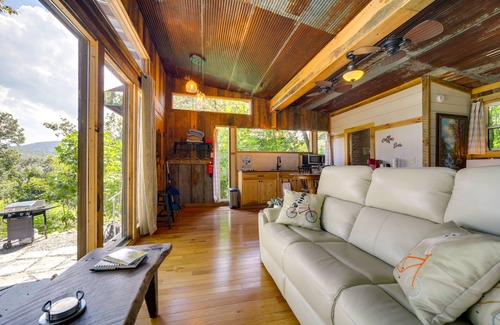 Canton Apartment | Mountaintop Glamping Cabin w/ Mountain Views