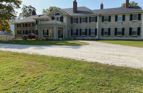 Dorset House | Mountaintop House With Spectacular Views