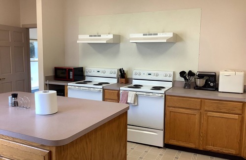 Waynesboro Villa | Mountaintop Retreat Center Villa with Wifi, Basketball Court & Beautiful Trails
