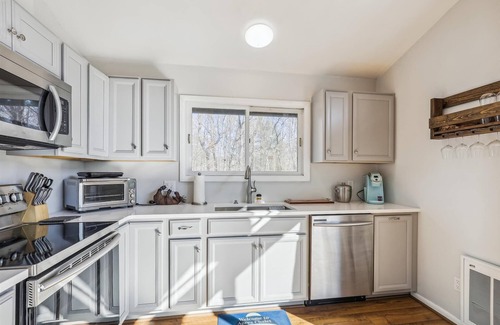 Stowe Area Condo | Mountainview Condo #2: 2 br, a/c, community summer pool, free ski shuttle!