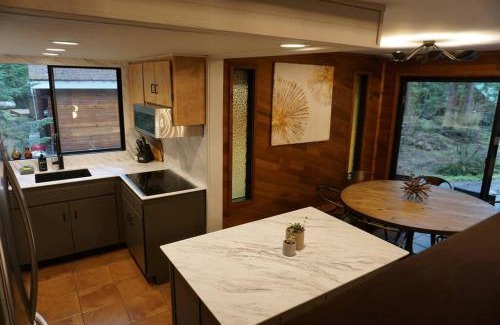 Glacier Ski Chalet | Mountainview Lodge
