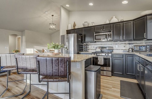 Monument House | Mountainview Marvel