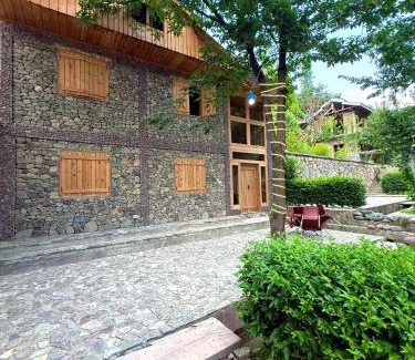 Miandam Villa | Mountvilla