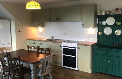 Newry House | Mournes Family Cottage with Hot Tub