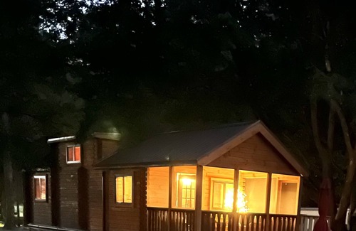 French Creek Cabin | Mourning Dove, a luxurious Lancaster cabin in French, NY.