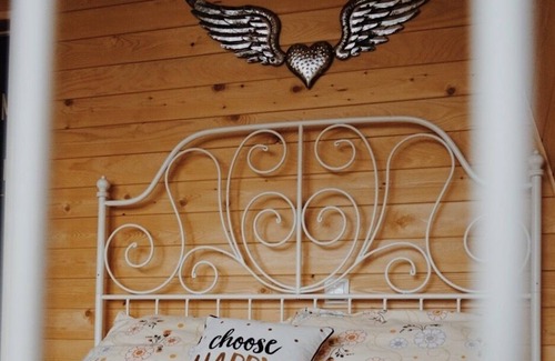 Slovenska Bistrica Cabin | MOUTAIN VIEW ROMANTIC GLAMPING HUT VISOLE