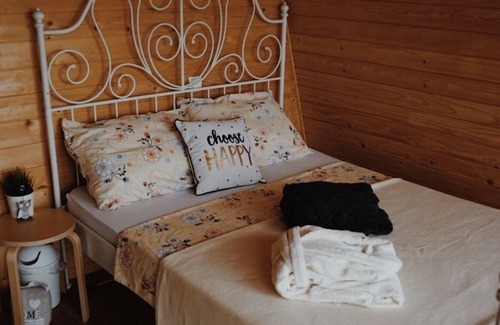 Slovenska Bistrica Cabin | MOUTAIN VIEW ROMANTIC GLAMPING HUT VISOLE