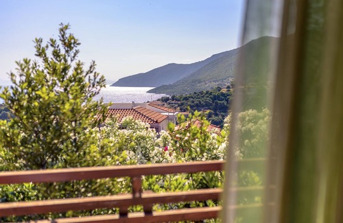 Samos Town Villa | MOUZAKIS VILLA (RED VILLA)
