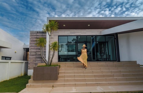 Na Chom Thian Villa | Movenpick Luxury Pool Villa By Hello Pattaya