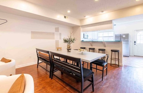 Tremont House | Movie Theater-Game Room-Parking-Heart Of Cleveland
