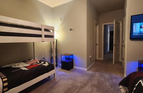 Executive Park Apartment | Movie Themed Family Get-a-way! Sleeps 7 Popcorn, Snacks, and Drinks, Included - Pools are still OPEN!