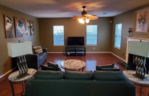 Fairburn House | Moving to a long term rental and selling furniture. Contact me if interested.