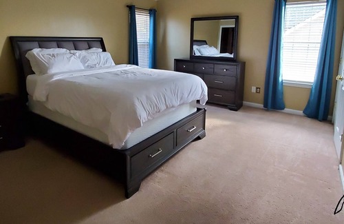 Fairburn House | Moving to a long term rental and selling furniture. Contact me if interested.