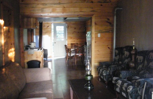 Timiskaming District Cottage | Mowat Landing Cottages