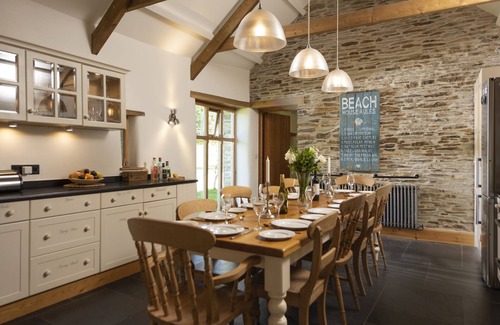 Winnard's Perch House | Mowhay Barn - a house that sleeps 8 guests in 4 bedrooms