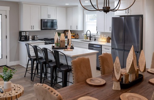 Amazon House | Moxie Kincaid House: University Bungalow