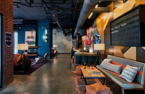 Downtown Chattanooga Hotel | Moxy Chattanooga Downtown