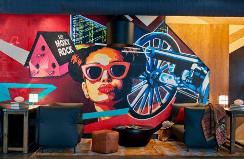 Downtown Chattanooga Hotel | Moxy Chattanooga Downtown