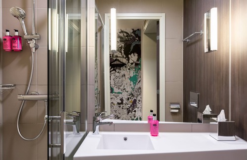 Cranford Hotel | MOXY London Heathrow Airport