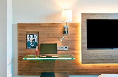 Cranford Hotel | Moxy London Heathrow Airport