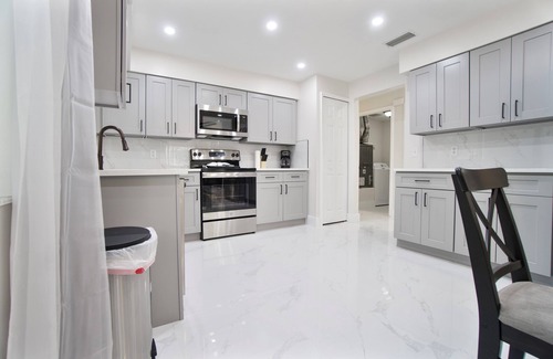 Casselberry House | Moxy Luxe - Charming 4-bedroom house with AC and WiFi in delightful Casselberry