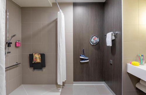 Somma Lombardo Hotel | Moxy Milan Malpensa Airport