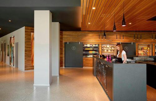 Schwaig Hotel | Moxy Munich Airport