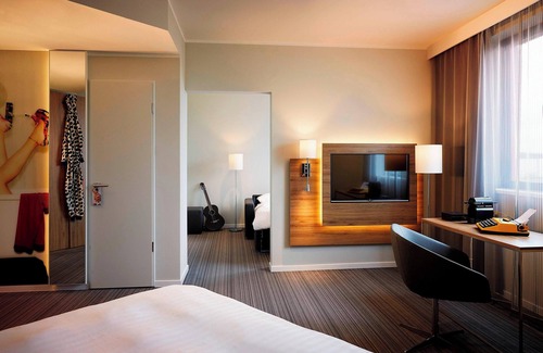 Schwaig Hotel | MOXY Munich Airport