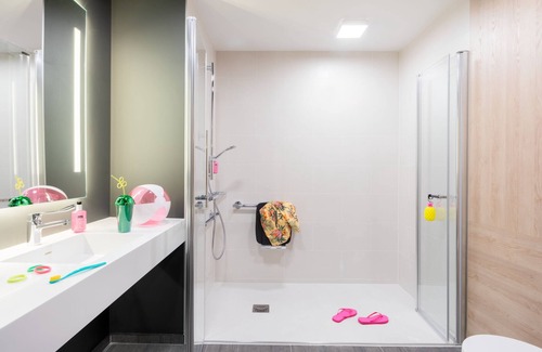 Montevrain Hotel | Moxy Paris Val D’Europe