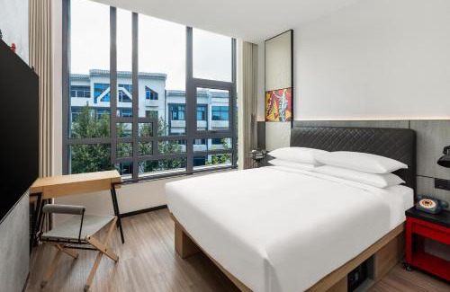 Suzhou Old Town Hotel | Moxy Suzhou City Centre