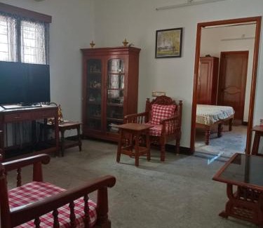 White Town Apartment | MP Plaza Queen