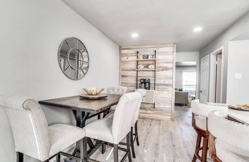 Grand Prairie Apartment | Mpressive Retreat!
