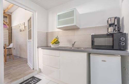 Saint-Pierre Apartment | Heliconia - Appt avec piscine partagée