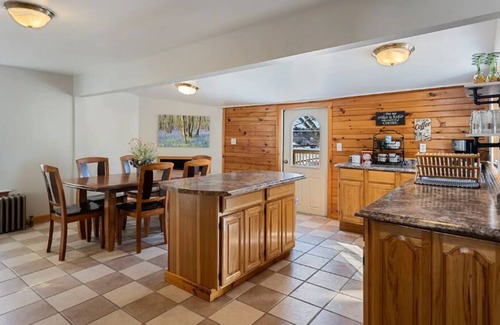 Upper Peninsula Michigan House | MQT 3BR Close to Ski/Bike - Enjoy Prime Location!