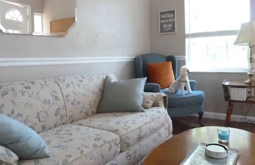 Micanopy House | Mr. Darcy's Country French Getaway for Two