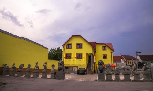 Himberg Hotel | Mr.Liao Hotel