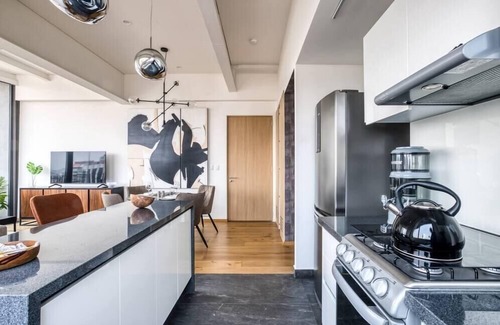 Reforma Apartment | Mr. W | Decorous Stylish Apartment | 2Br | Gym