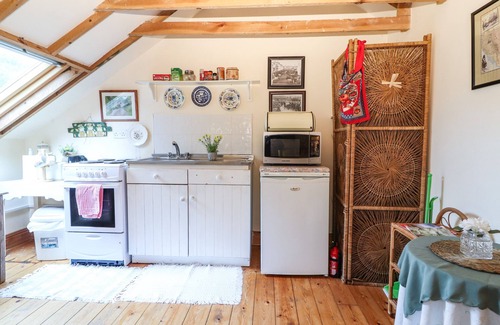 Ardfinnan Apartment | MRS DELANEY'S LOFT, pet friendly in Ardfinnan, County Tipperary