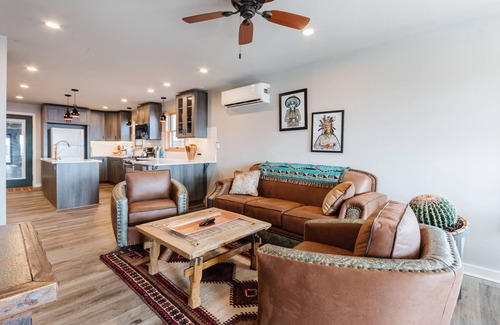 Jerome House | Mrs. Garcia's Bungalow W/Captivating Views