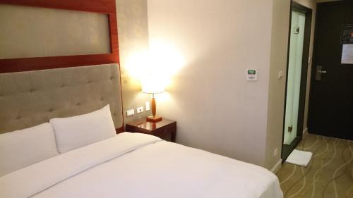 Banqiao Hotel | MRT Hotel
