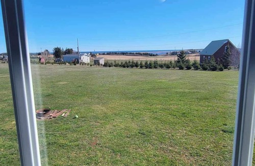 Princetown Cottage | Ms. Sea View The Heart of PEI!1 Minute to Malpeque Warf and Cabot Beach